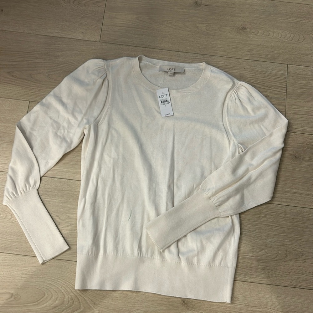 New with tags cream LOFT sweater size small